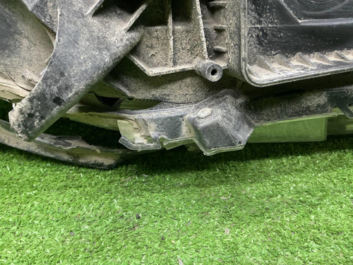 Фара левая Mitsubishi Pajero Sport 3 15-21 галоген