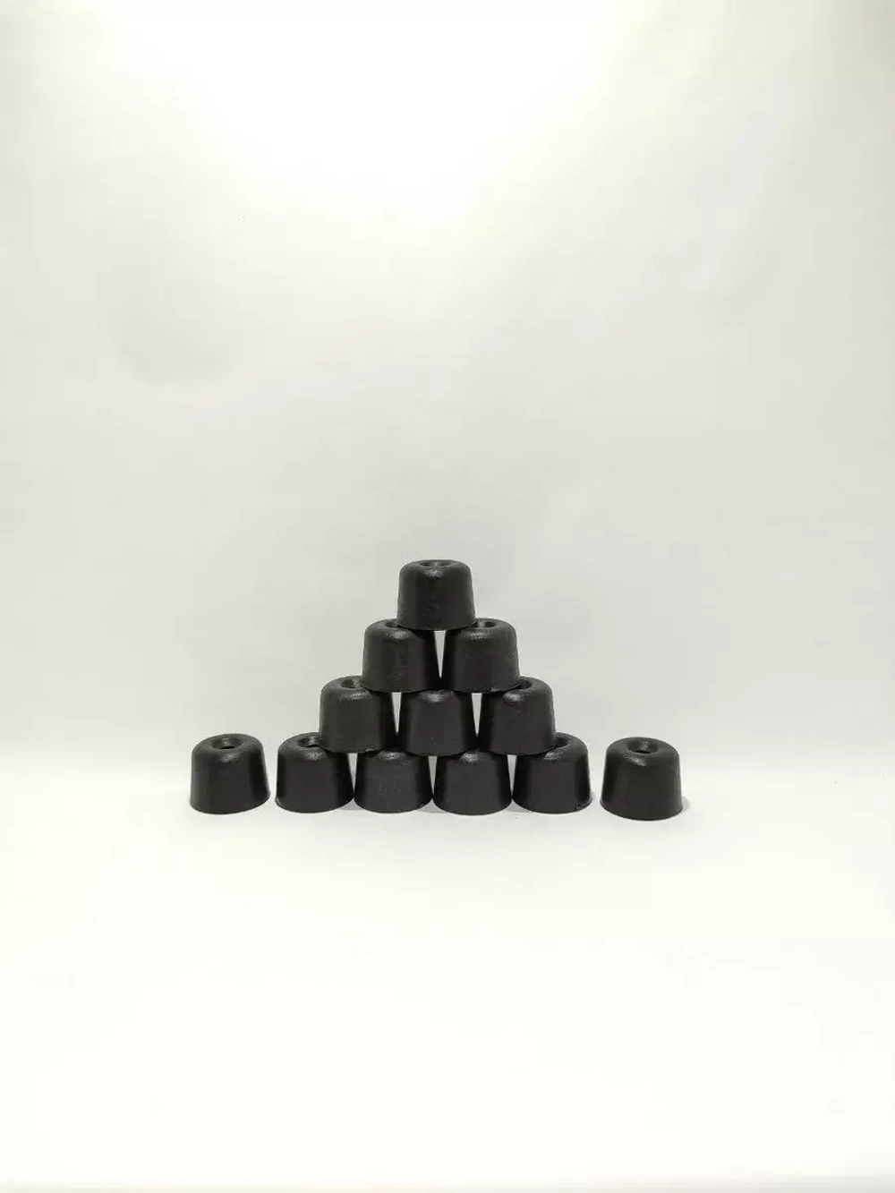 Пластиковые ножки для мебели дивана шкафа тумбочки стола