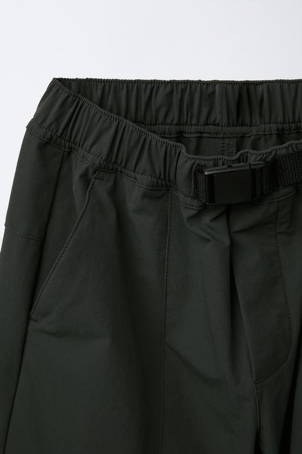 ZARA БРЮКИ КАРГО ИЗ ВЫСОКОТЕХНОЛОГИЧНОЙ ТКАНИ, ТЕМНЫЙ ХАКИ