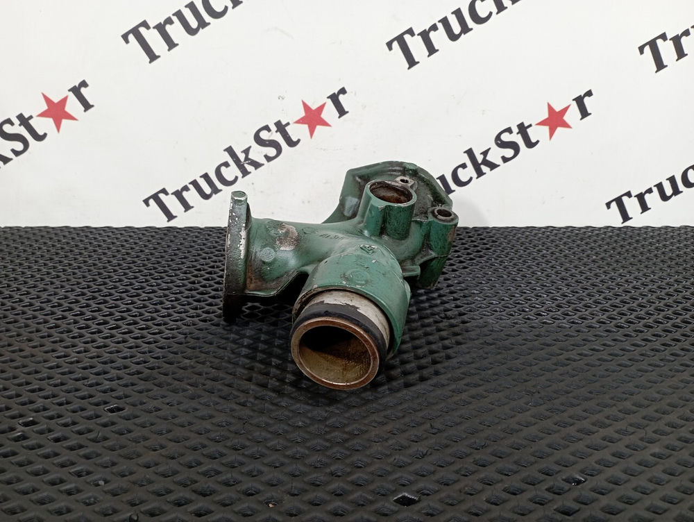 Патрубок системы охлаждения