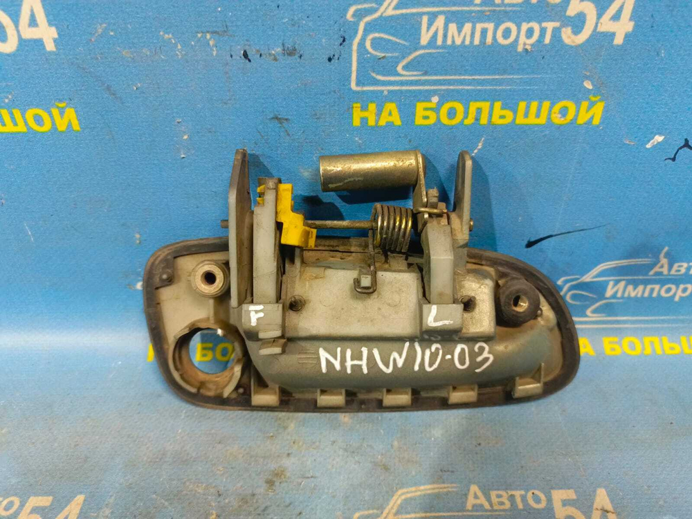 Ручка двери передней левой внешняя TOYOTA PRIUS 1999