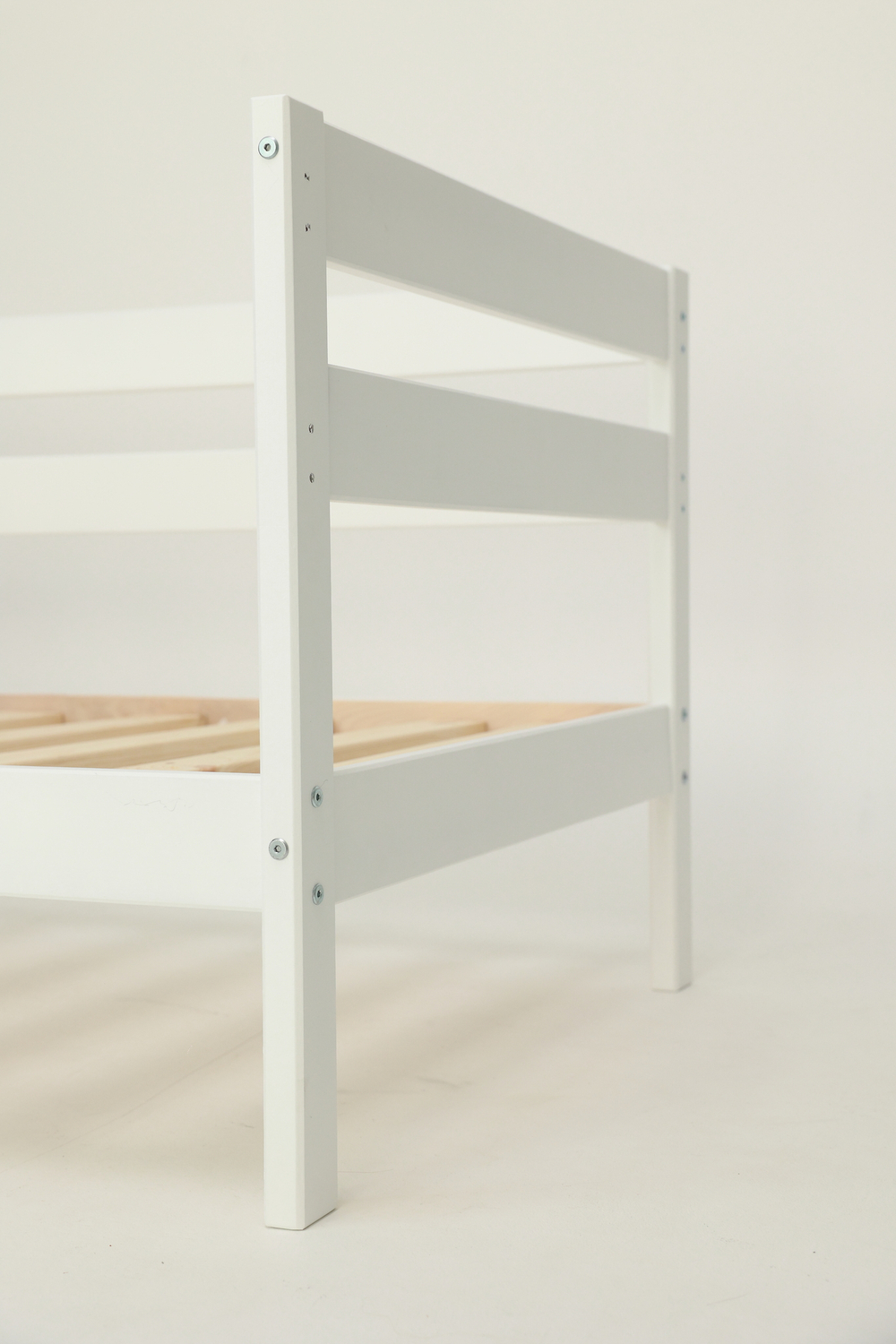 Кровать подростковая "Софа" 140*70 см белый 1 борт, (ДМВ)