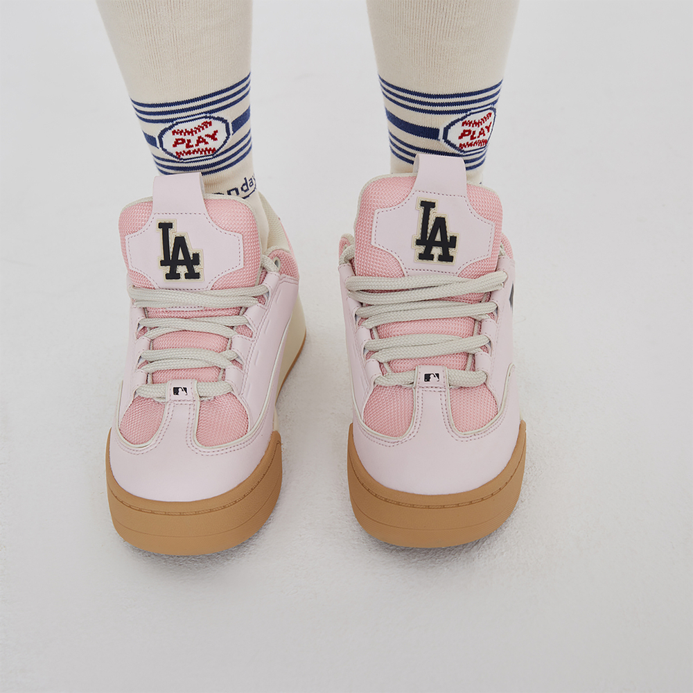 【23 autumn and winter new products】 MLB Chunky Wide casual trend bread shoes low-top sneakers men and women the same pink