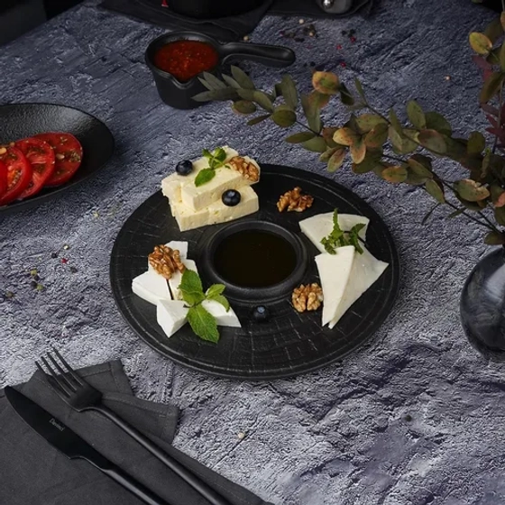 Блюдо круглое d 25 см c емкостью для соуса Black Raw Stellar P.L. Proff Cuisine [1]