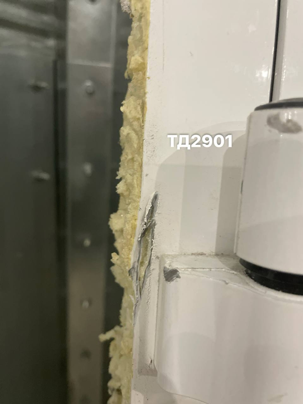 Дверь Алюминиевая Б/У 214(в) х 186(ш) Входная