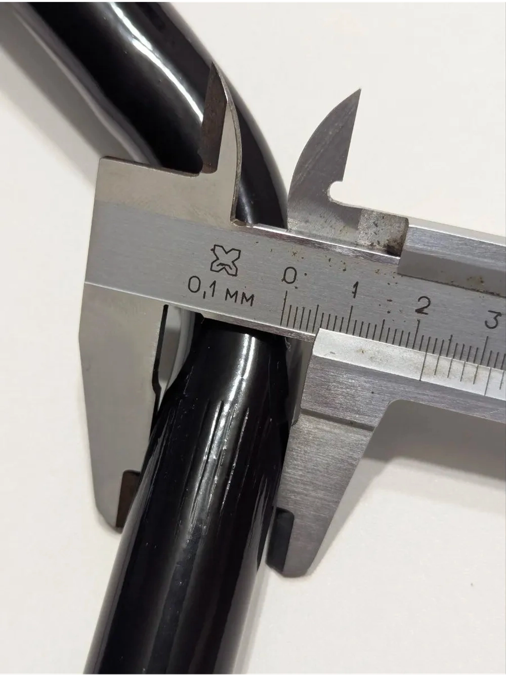 Руль для мотоцикла 22мм, 720мм ширина, цвет черный