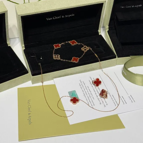 Винтажный браслет Van Cleef & Arpels Alhambra, 5 мотивов