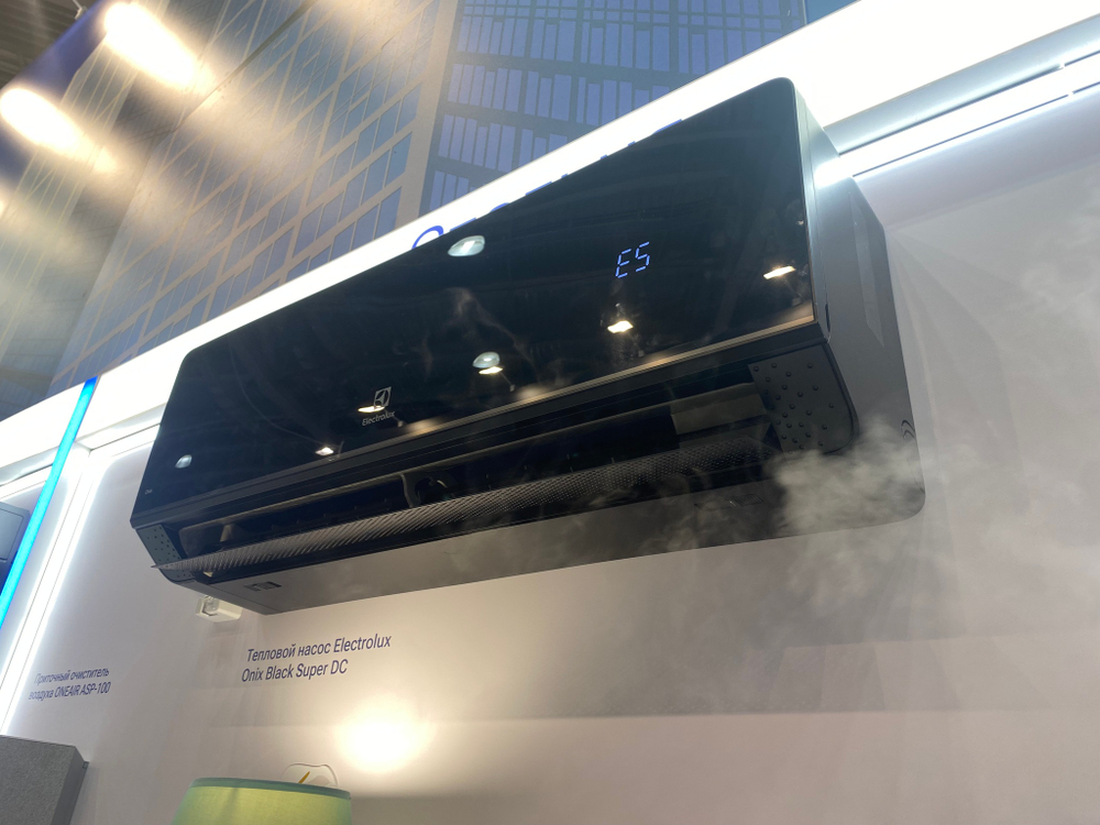Сплит-система инверторного типа Electrolux Onix Super DC EACS/I-09HIX-BLACK/N8 комплект
