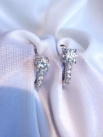 Серьги с муассанитами