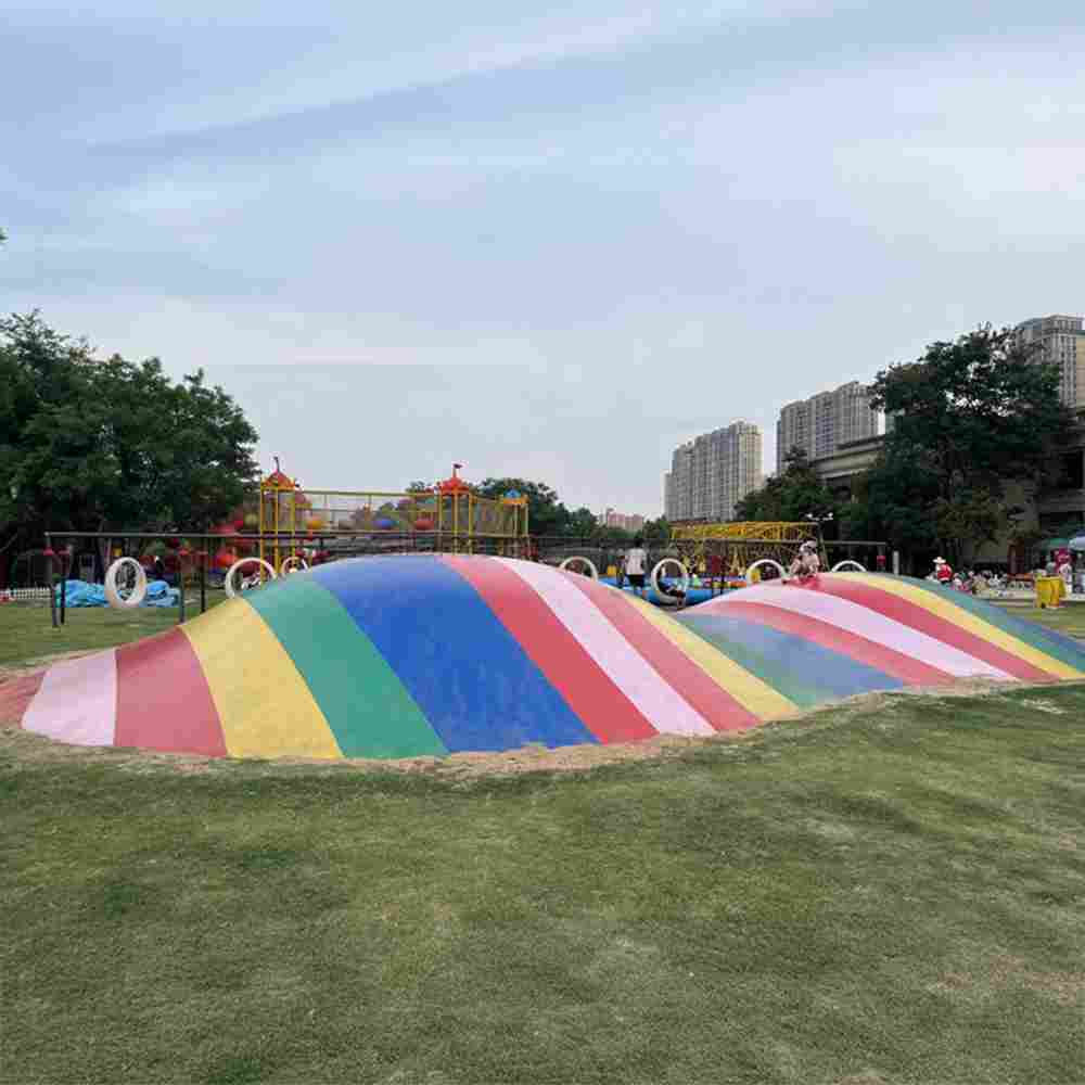 Надувная подушка «Цветная полянка» для установки в грунт, 17×10×2 м