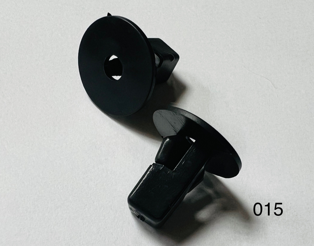 Клипса иномарка  Код- 015 (20шт/уп)