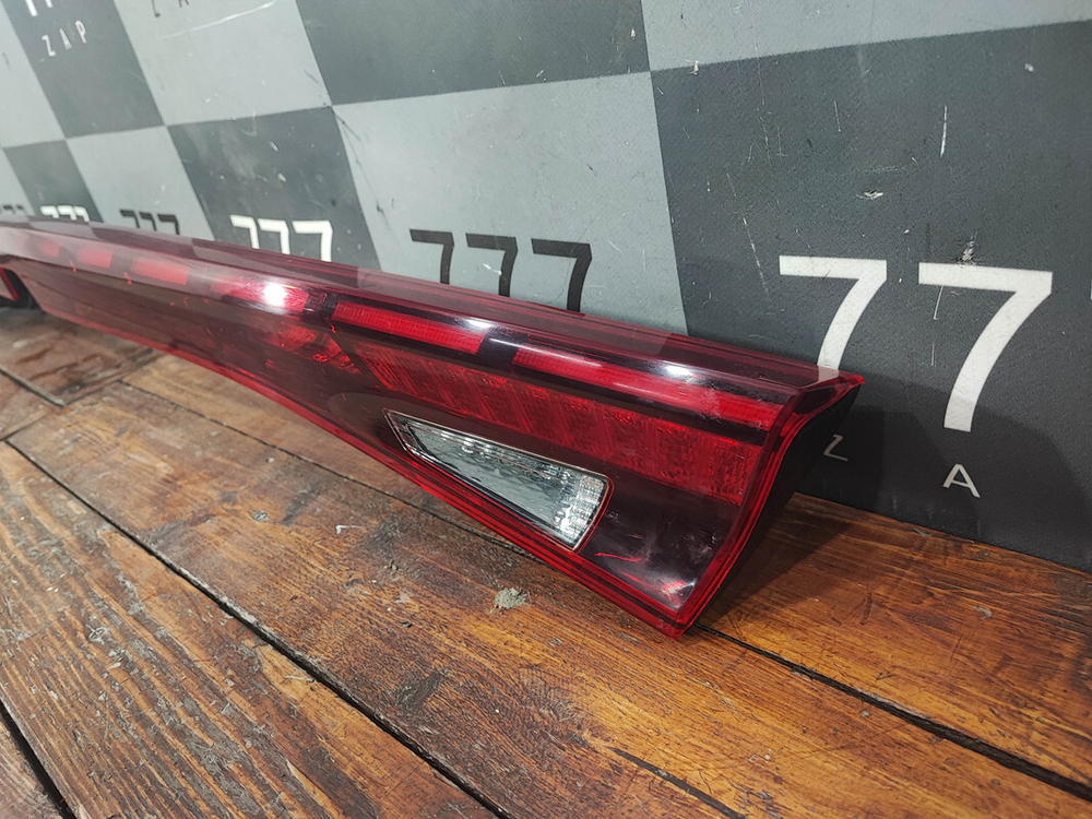 Фонарь задний центральный Kia K5 20-нв Б/У Оригинал 92403L2160