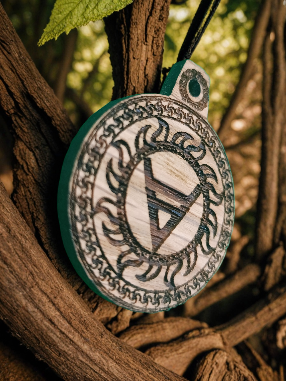 Славянский оберег Символ Велеса. Дуб