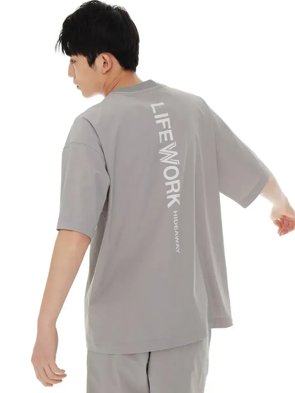 Футболка базовая с логотипом ladok