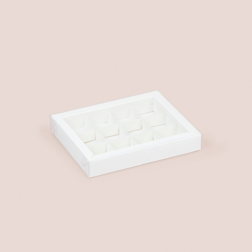 Коробка для 12 конфет с пластиковой крышкой