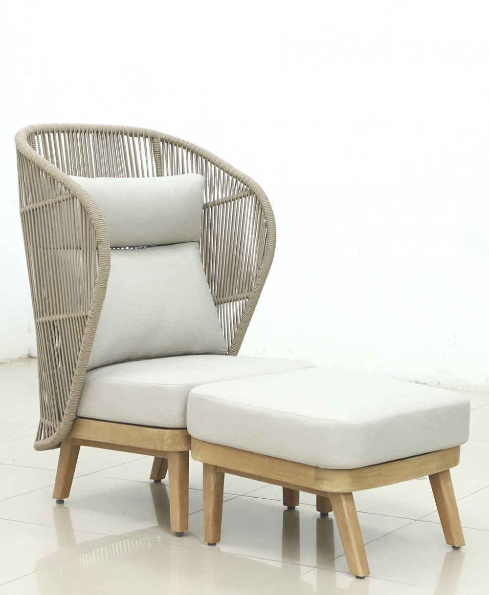 Лаунж-кресло плетеное с высокой спинкой и пуфом Tagliamento Mali, натуральный