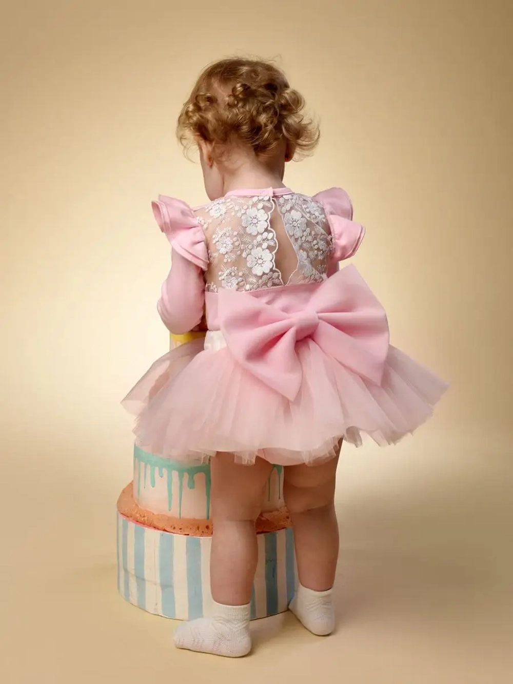 Боди с кружевной спинкой