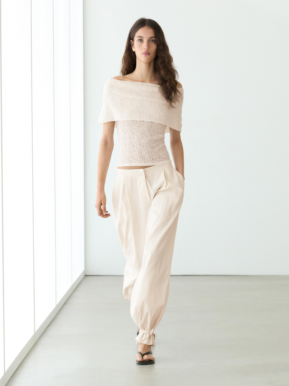 Massimo Dutti Топ из рельефной ткани с открытыми плечами, натуральный/кремовый