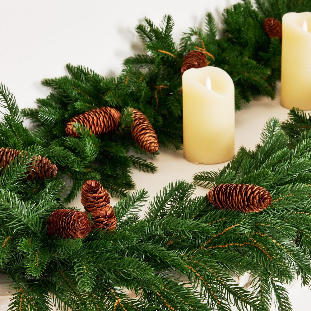 Хвойная гирлянда с шишками "Pine" литая хвоя