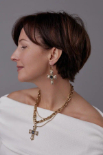 Серьги кресты с кристаллом Лондон блу и жемчугом, оттенок золото