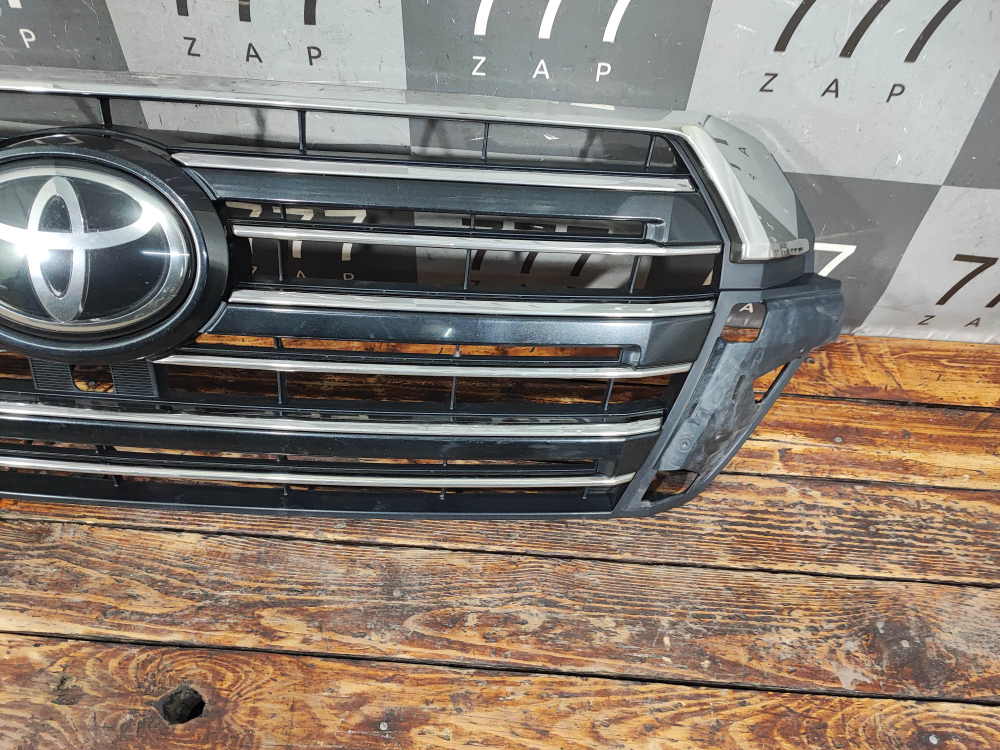 Решетка радиатора Toyota Land Cruiser 200 15-21 Б/У Оригинал 5310160939