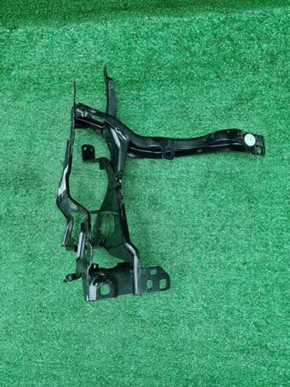 Кронштейн фары левый BMW X5 G05 (2018-н.в.)