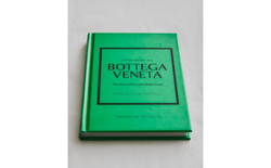 The Little Book of Bottega Veneta. Иллюстрированная книга о модном доме Bottega Veneta (на английском языке)