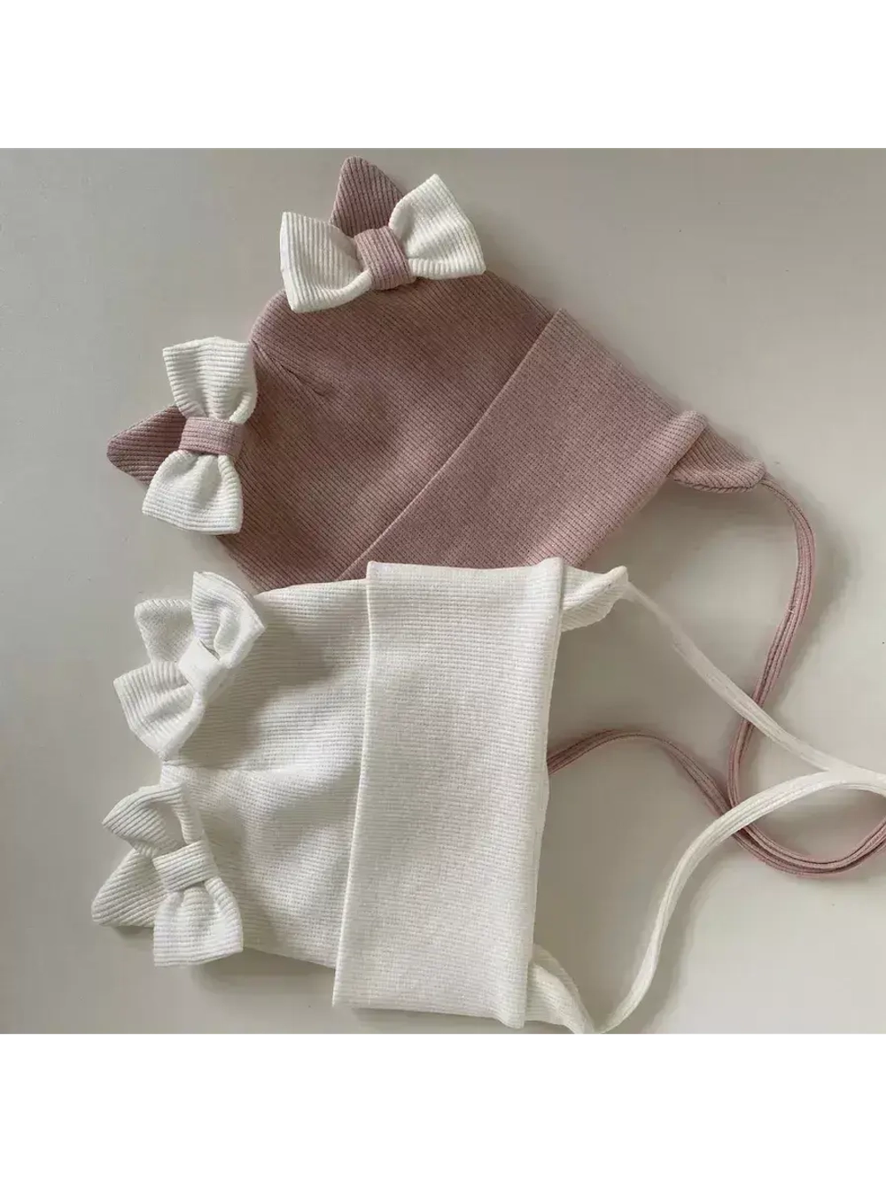 Шапка с ушками для девочки трикотажная на завязках