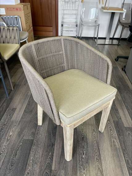 Плетеный стул Flores, массив акации