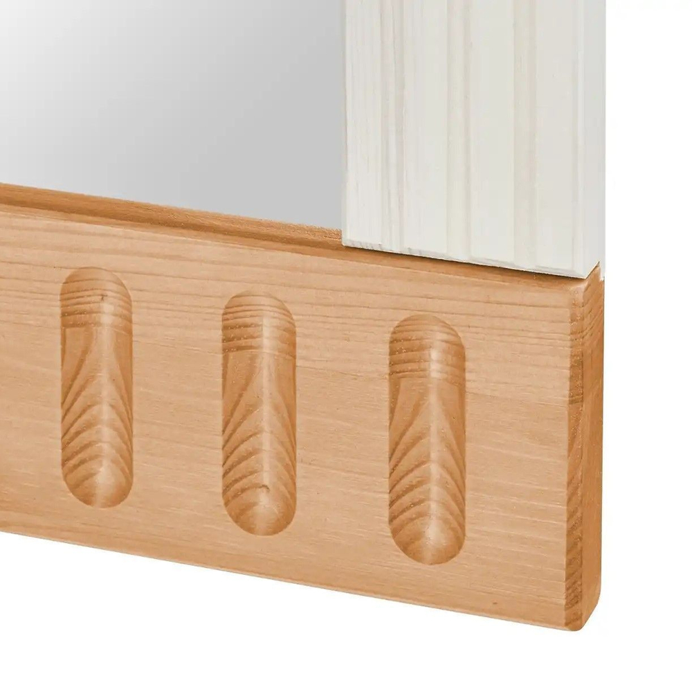 Зеркало Хельсинки в прихожую в деревянной раме