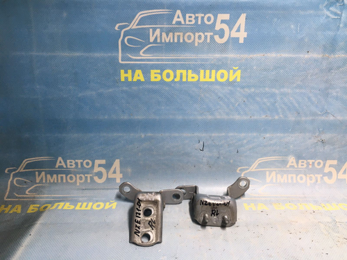 Петля двери задней левой TOYOTA RUNX 2001