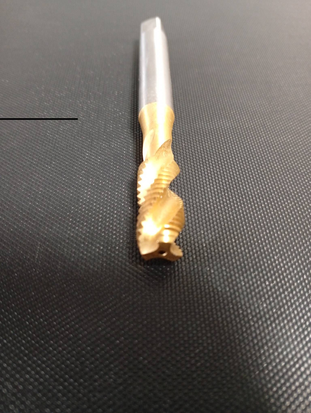 Метчик машинно-ручной М10х1.0 DIN 374 HSSE для глухих отверстий с винтовой канавкой с покрытием TiN