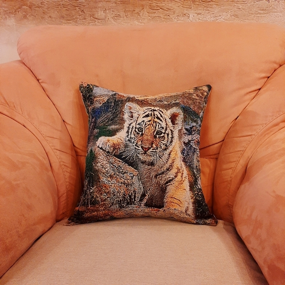 Декоративная гобеленовая наволочка для интерьерной подушки Малыш (38х38)