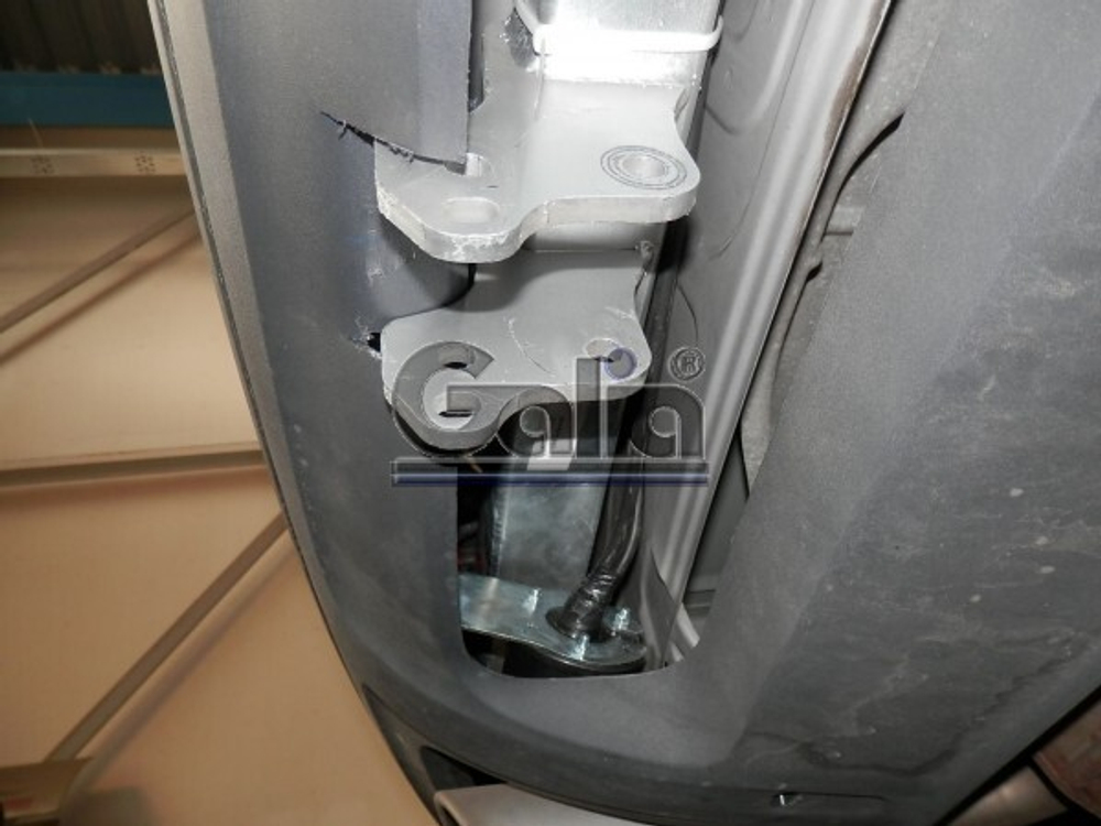Фаркоп оцинкованный Galia V069A для Volkswagen Tiguan 2007-2016, 2016-, Audi Q3 2011-2018(паспорт и сертификат в комплекте)(без электрики)