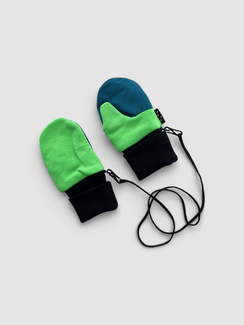 Легкие варежки (зеленый киви)
