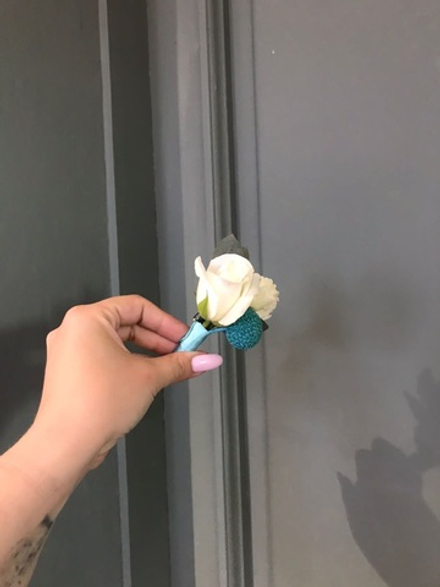 Свадебный букет из калл, одноголовых роз, краспедии и лизиантуса