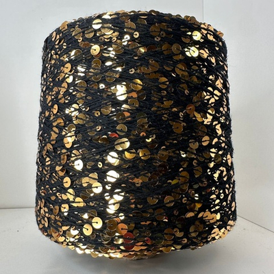 GLAMOUR; 100% хлопок, пайетки 3 мм и 6 мм; 240м/100гр; цвет: чёрная нить с золотыми пайетками