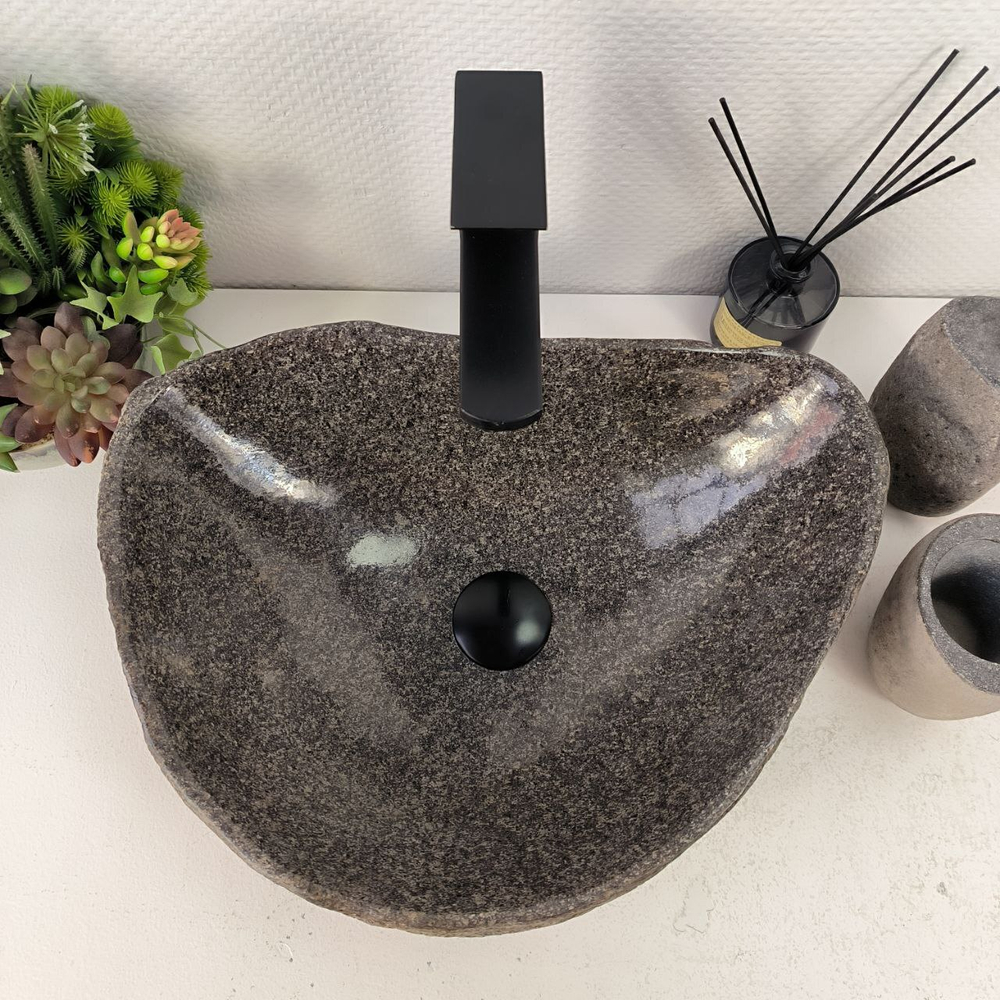 Раковина из речного камня RS-65590 45*33*15 0861