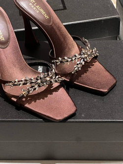Босоножки Yves Saint Laurent