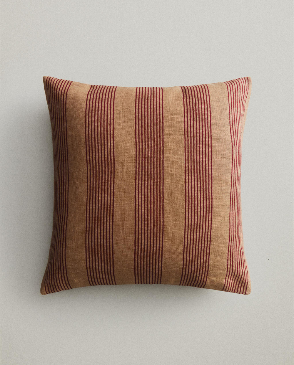 Zara Home наволочка декоративная из льна, светло-бежевый, в полоску, 50x50 см
