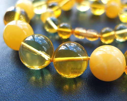 бусы крупные из янтарных шаров