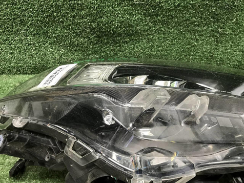 Битая Фара правая Toyota RAV4 5 XA50 (18-нв) LED