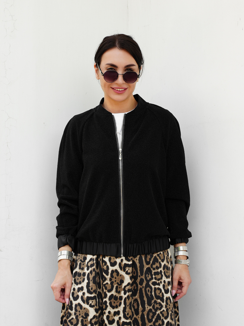 Бомбер в черном блеске