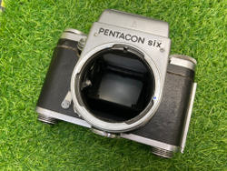 Pentacon SIX