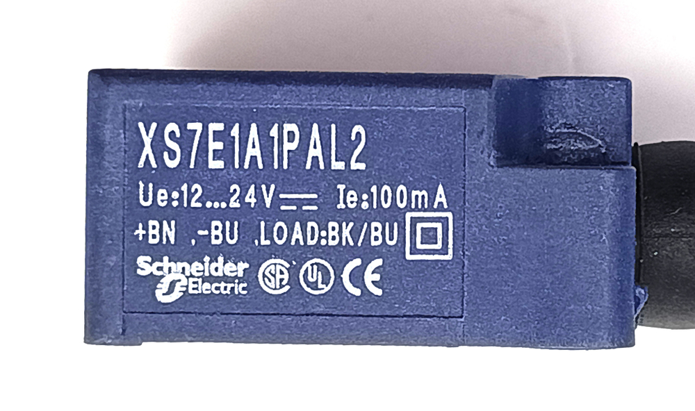 Индуктивный датчик формата E Schneider Electric XS7E1A1PAL2