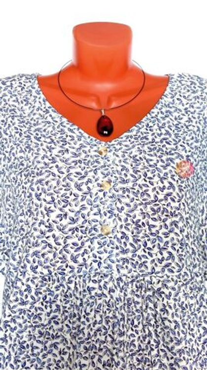 Янтарный кулон на ювелирной струне