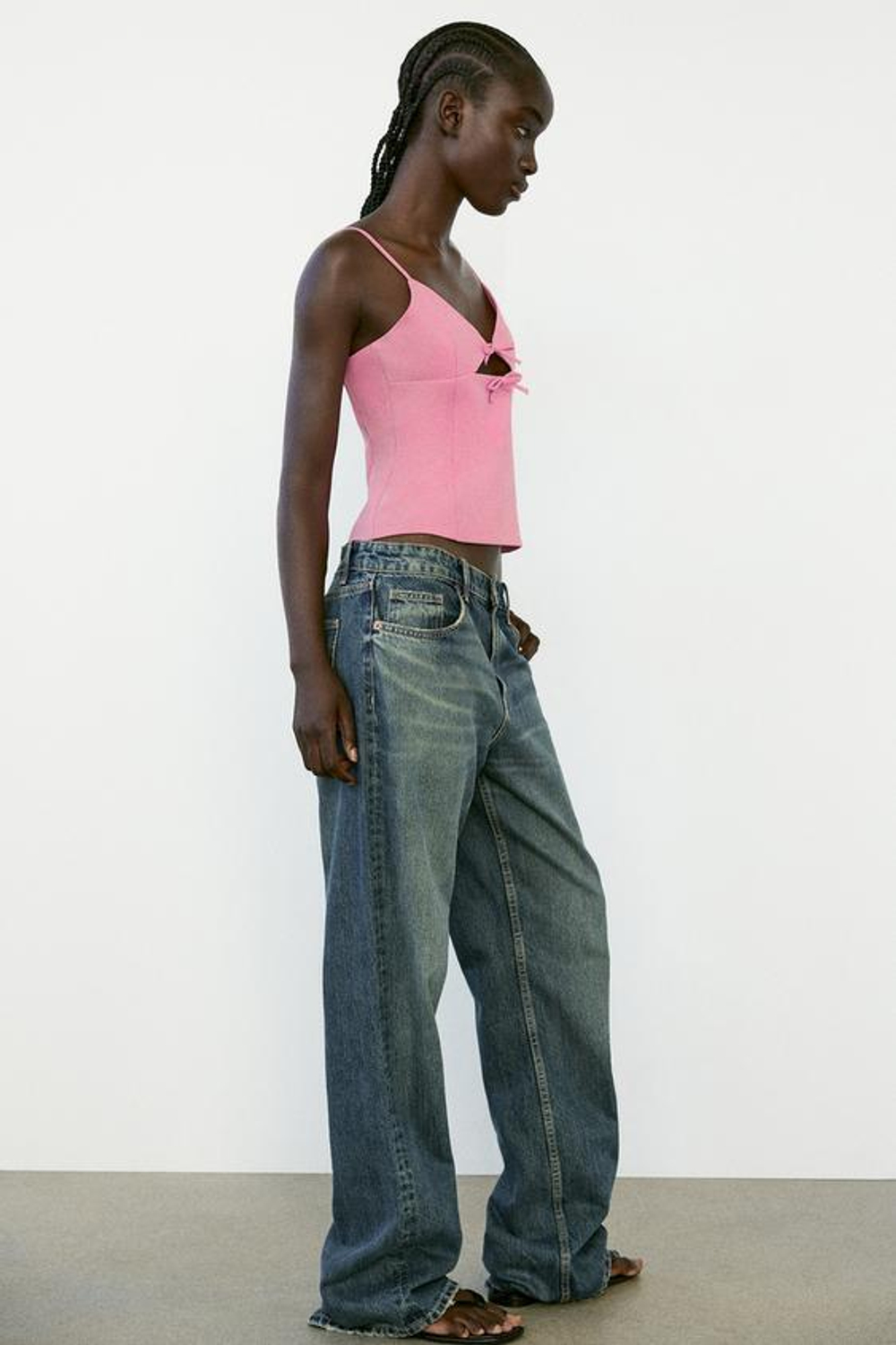 ZARA ЭЛАСТИЧНЫЙ ТОП С ВЫРЕЗАМИ И БАНТАМИ, ЦВЕТ ФУКСИИ