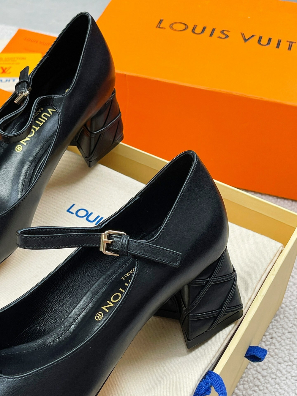 Louis Vuitton Shake Pump