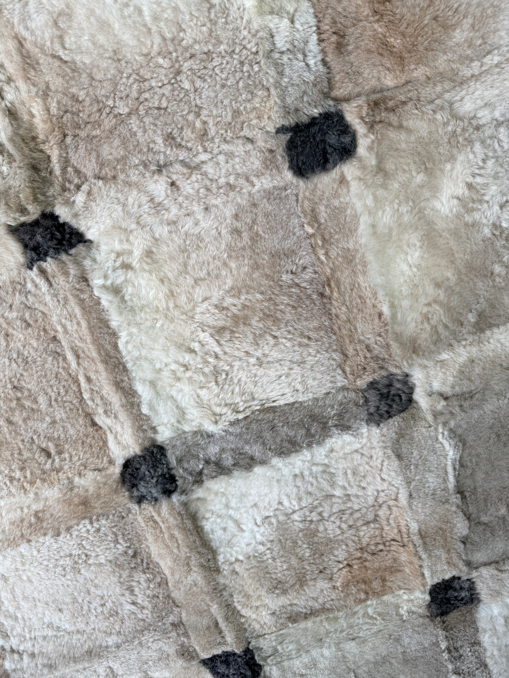 Ковер прямоугольный натуральный мех овчина, 200 х 180 см.