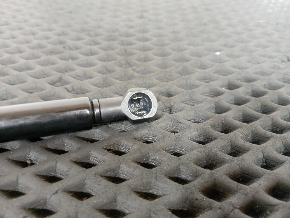 Амортизатор инструментального ящика 2023г.